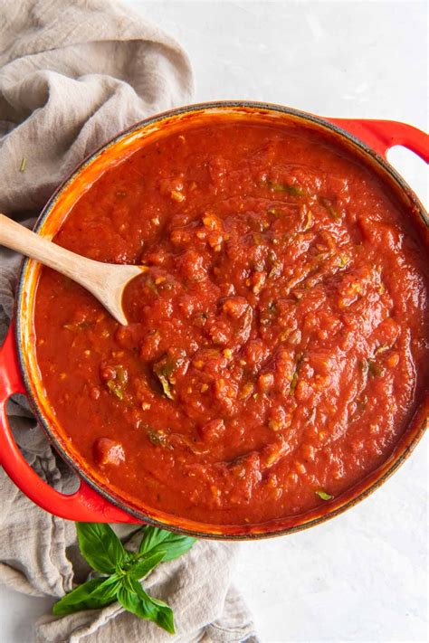How to Make Homemade Pasta Sauce from Scratch