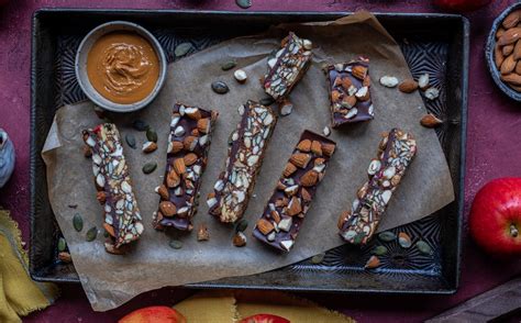 How to Make Your Own Energy Bars and Snacks at Home